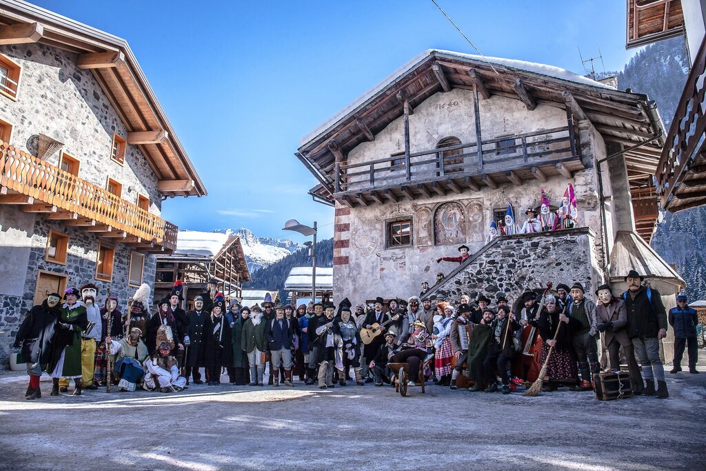 Zinghenesta   Canale D'Agordo   Carnevale   Mascherate   ProlocoCanale   Echiph   Ticomunicazione   Dolomiticomunicazione 2 | © echiph - ticomunicazione - dolomiticomunicazione