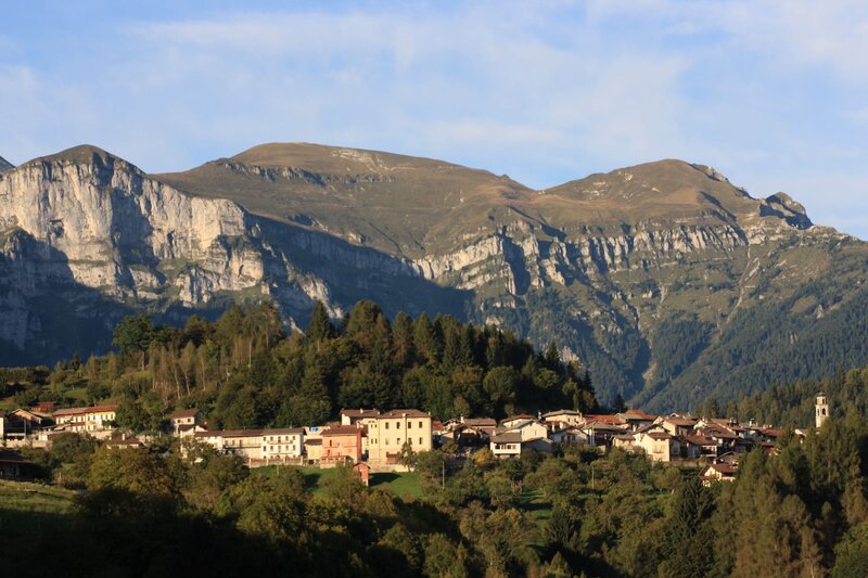 Faller Estivo Con Vette Feltrine Sullo Sfondo.Albergo Diffuso Faller.Guido Trento Faller Estivo Con Vette Feltrine Sullo Sfondo.Albergo Diffuso Faller.Guido Trento