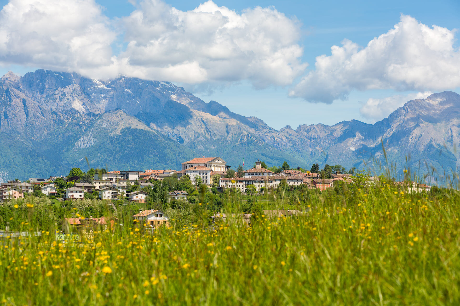 Mel tra itinerari storici, arte e natura