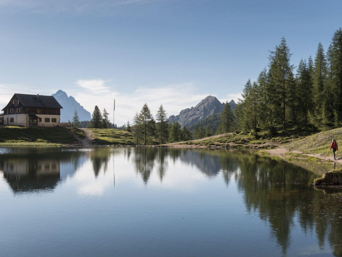 Lut e pollastratain riuva al lago di Federa
