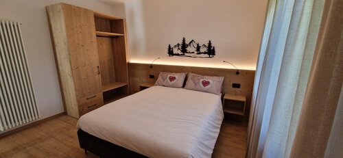 camera matrimoniale foto 2