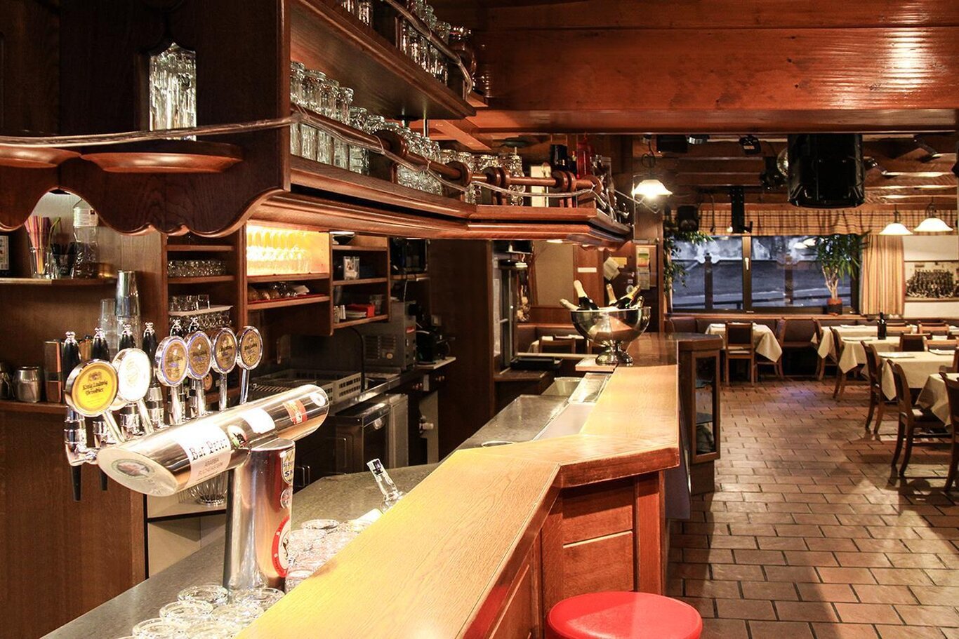 Bar Bar
