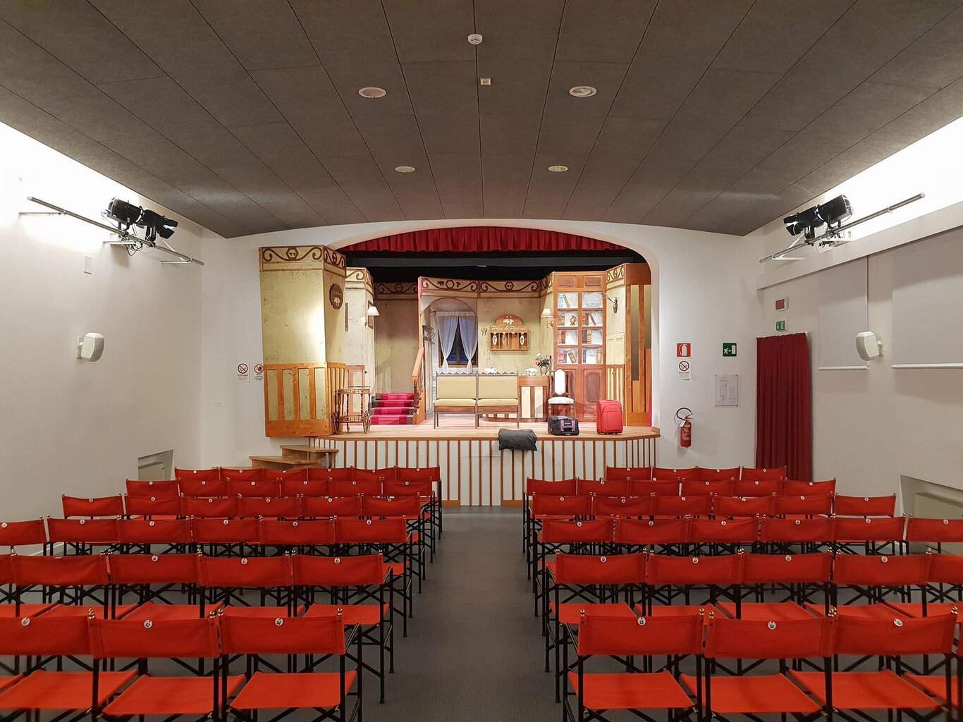 interno sala teatro interno sala teatro