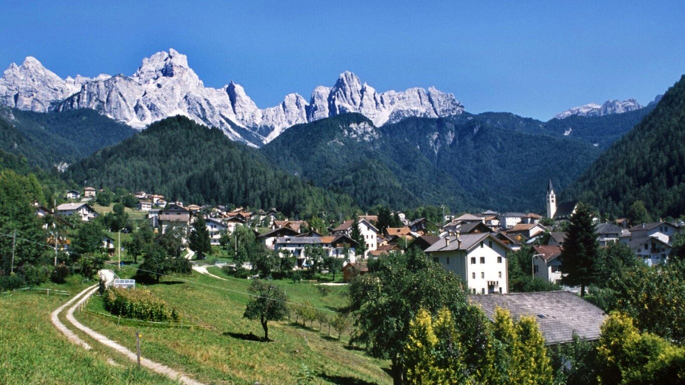 A spasso a passo Duran, tra Agordino e Zoldano