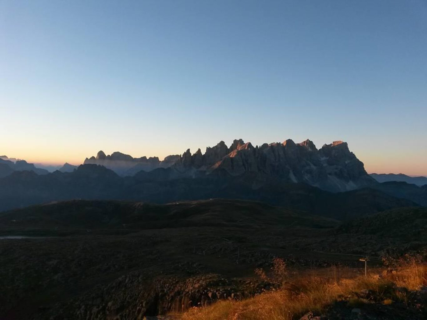 Attraversata alpina al cospetto dei fratelli Mulaz e Focobon