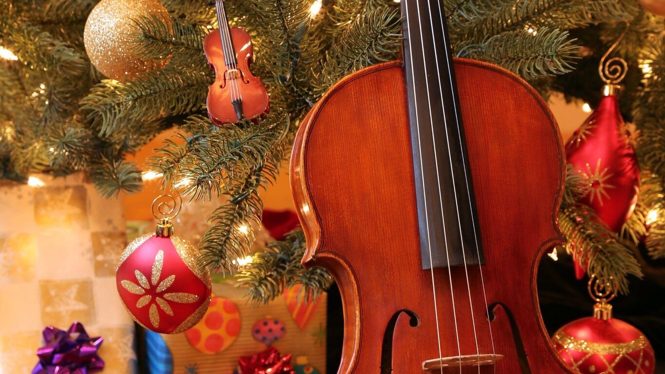albero di Natale e violino