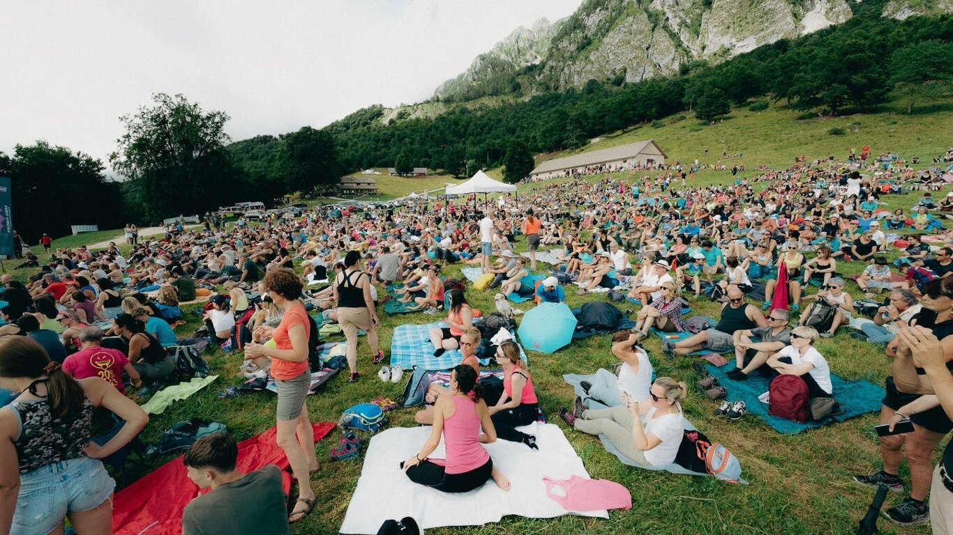 Dolomiti Arena - Joan Thiele in concerto