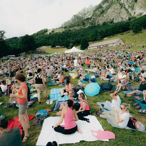 Dolomiti Arena - Joan Thiele in concerto
