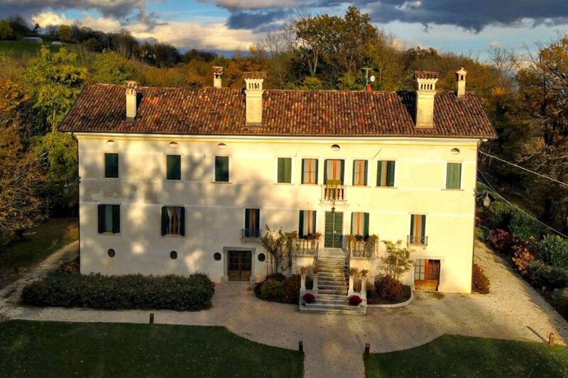 vista esterna della villa