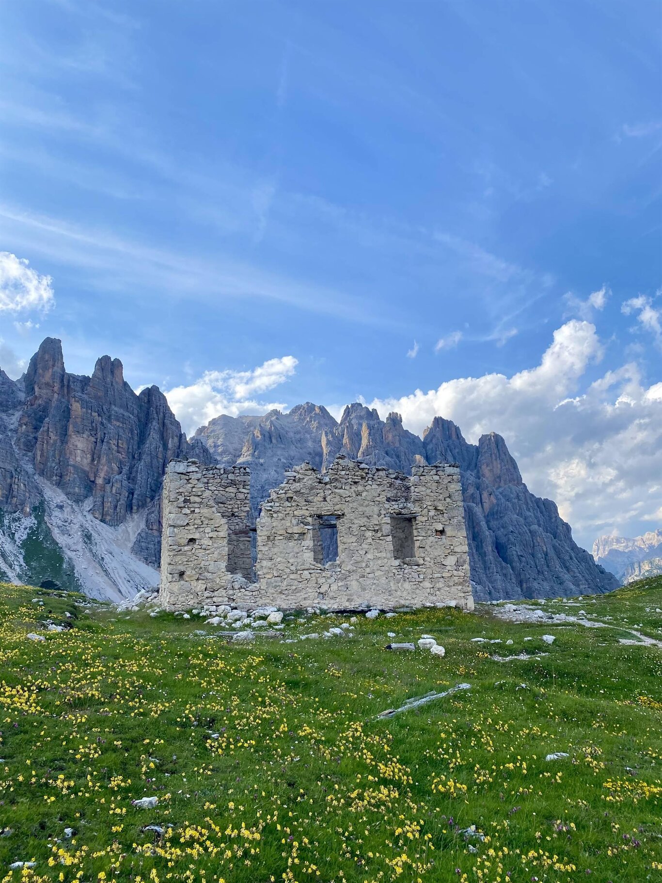 I ruderi del Rifugio Popena