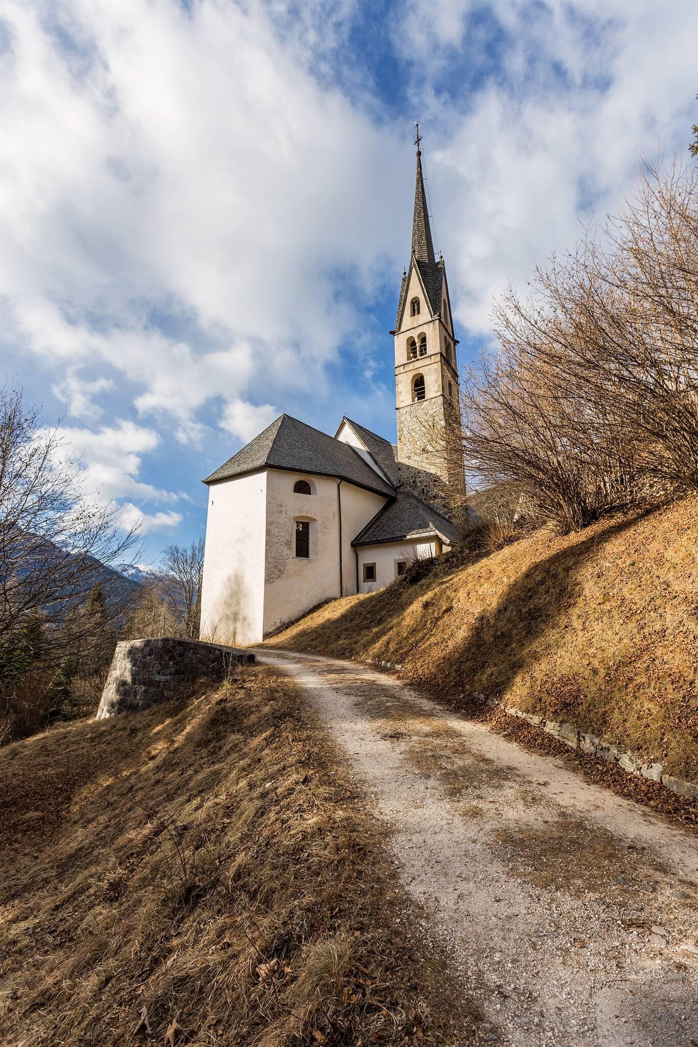 L’arte sacra di San Simon e il villaggio di Cogul