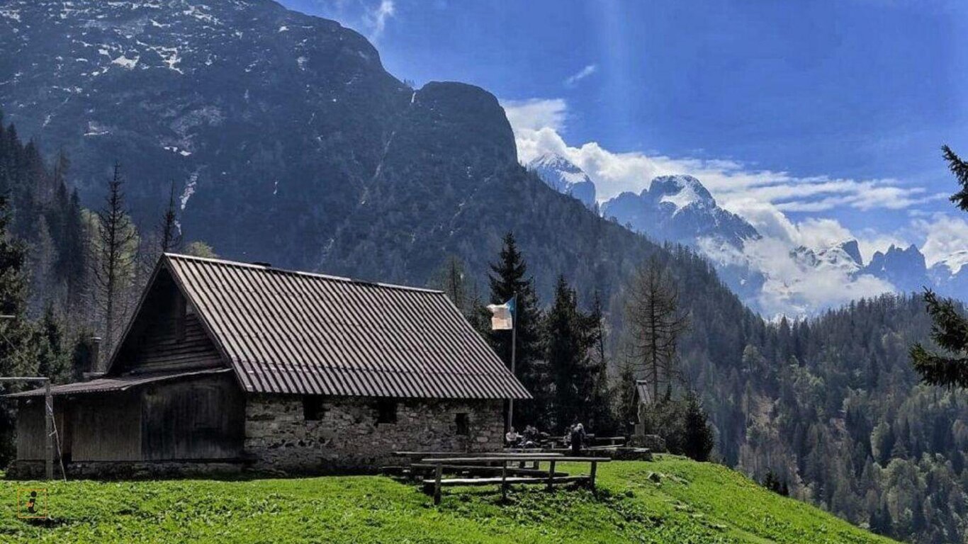 La chiesetta di San Mauro di Arson con Axel