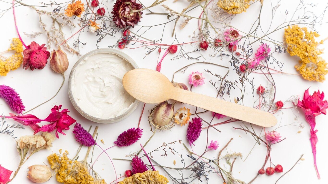 erbe spontanee  per fare una crema