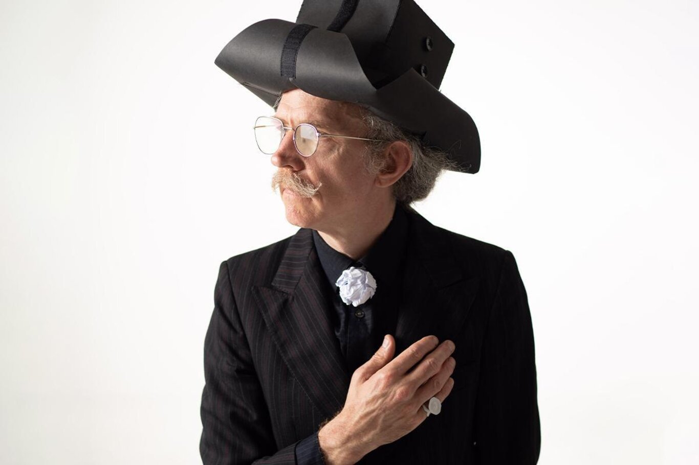 Resize Martin Creed Hand on heart