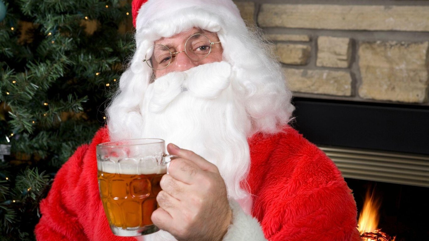 Babbo Natale beve la birra