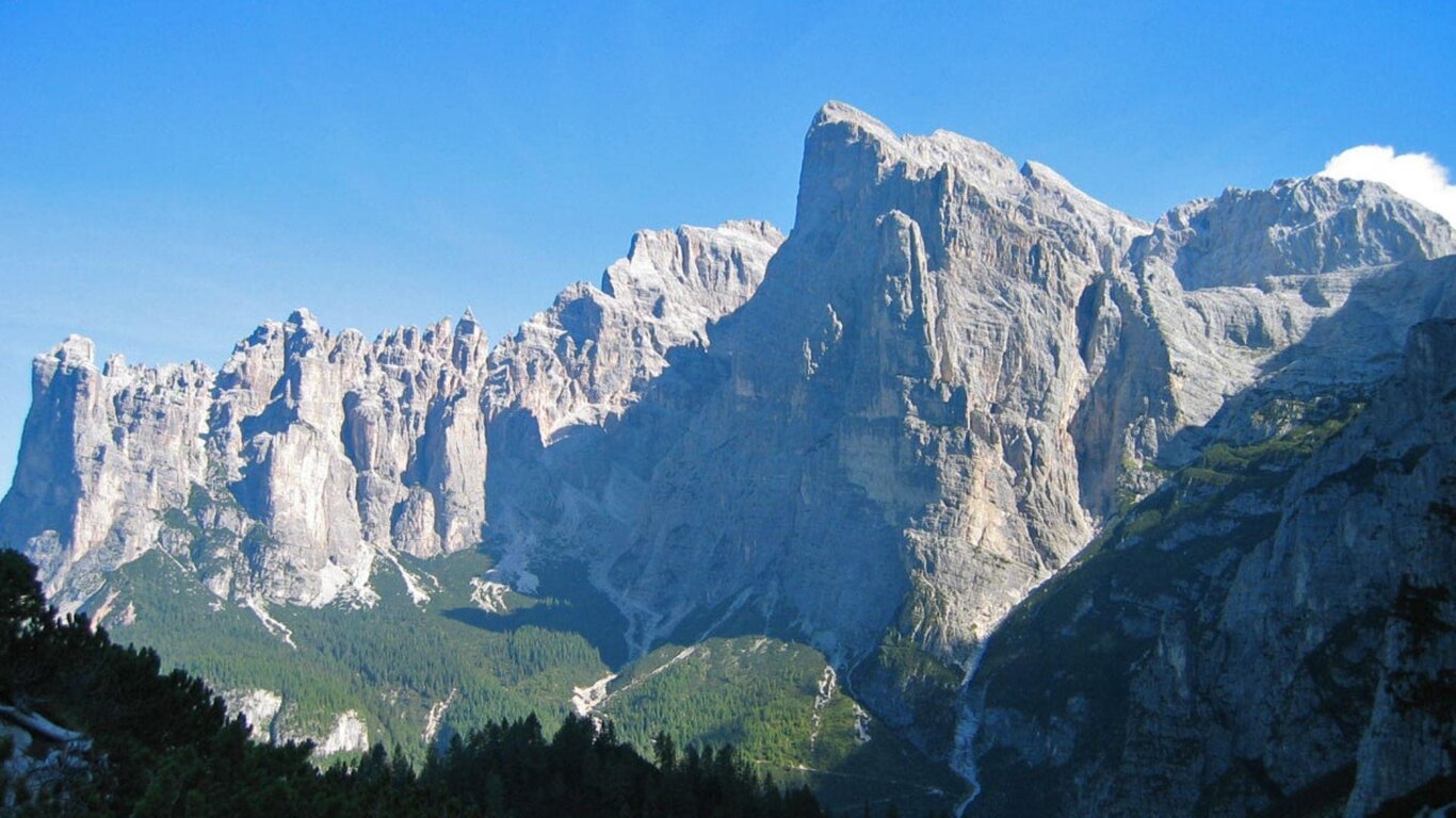 Mont Alt di Framont, inedito balcone sull'Agordino con Elisa