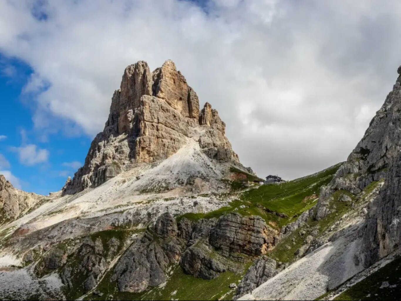 MUSIC ON THE PEAKS