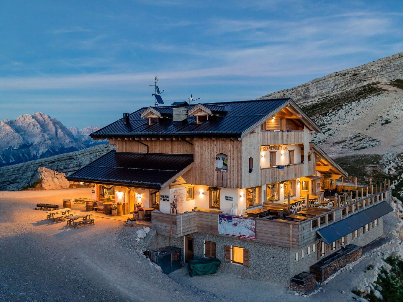 Rifugio Averau in Celebration: Bean Feast and Lavaredo Ultra Trail Passage