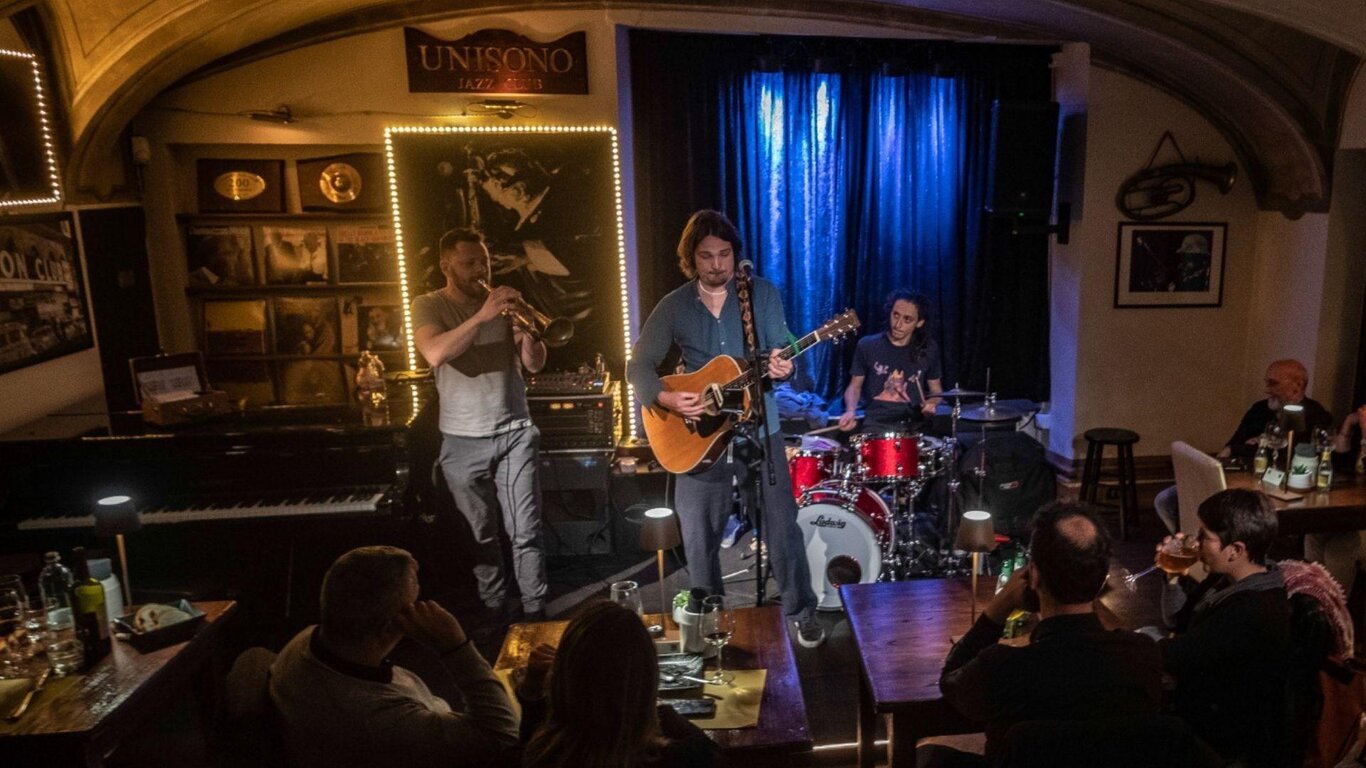 SERATA UNISONO