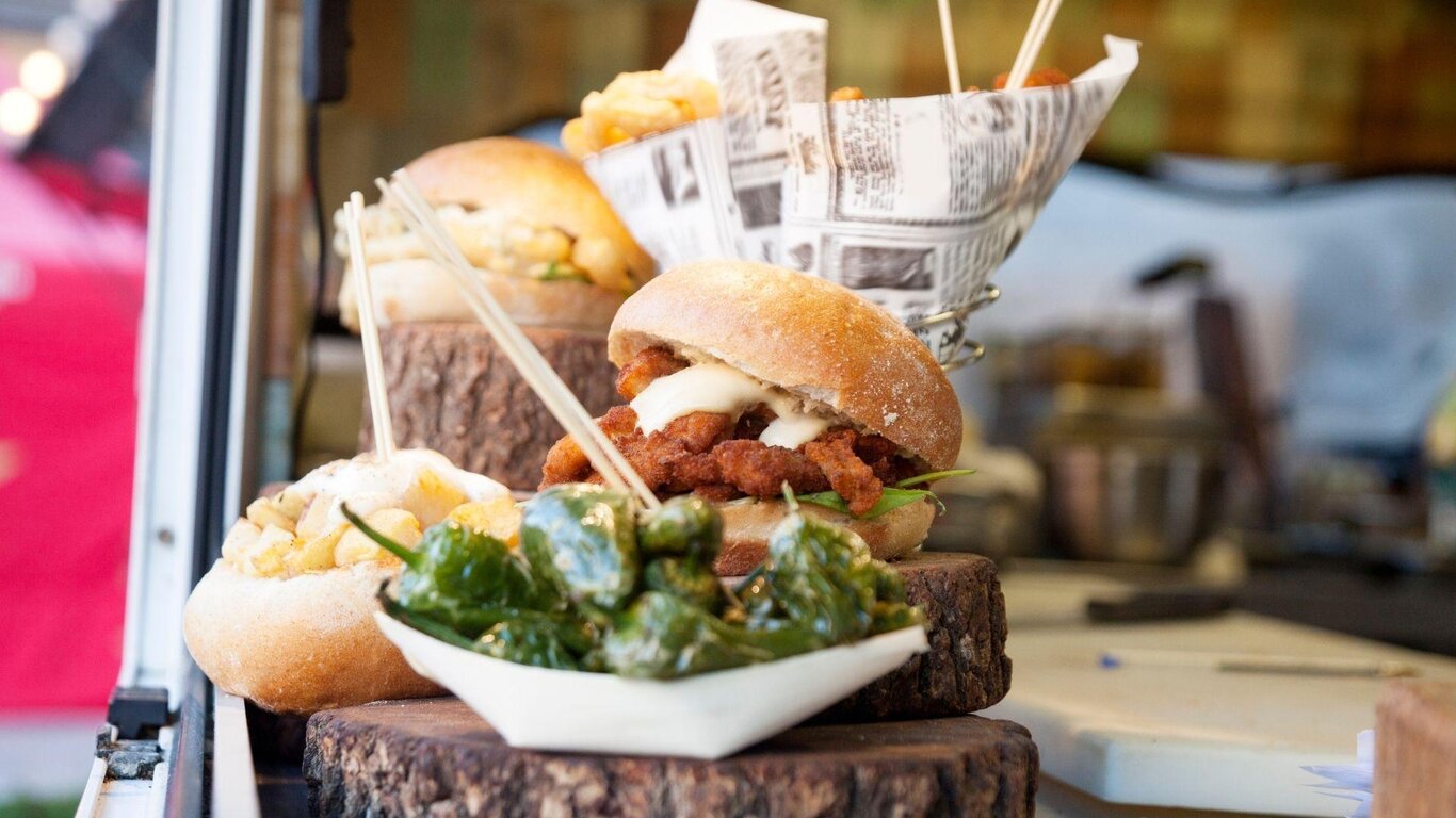 Streeat Food Truk Festival