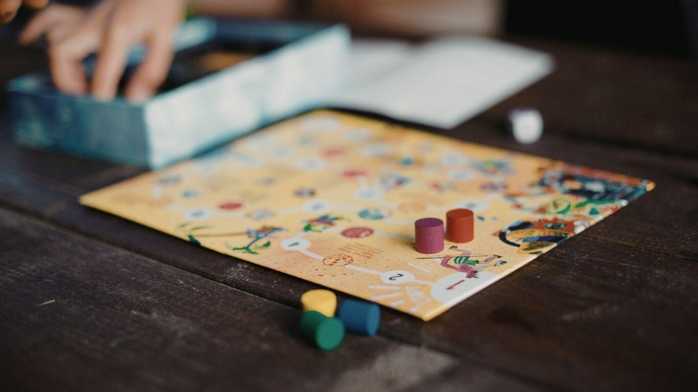 Unplug&Play - il ruolo sociale ed educativo del gioco da tavolo