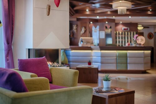 MALITA_hall_0060_HDR (24)-min MALITA_hall_0060_HDR (24)-min