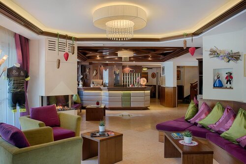 MALITA_hall_0060_HDR (23)-min MALITA_hall_0060_HDR (23)-min