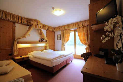 Comfort with balcony (7) Comfort with balcony (7)