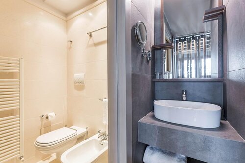 Collection Room Bathroom