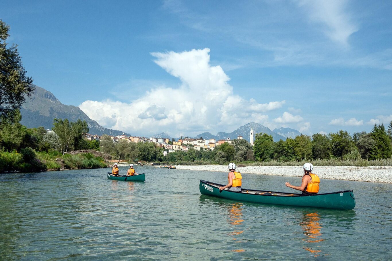 In canoa canadese sul Piave