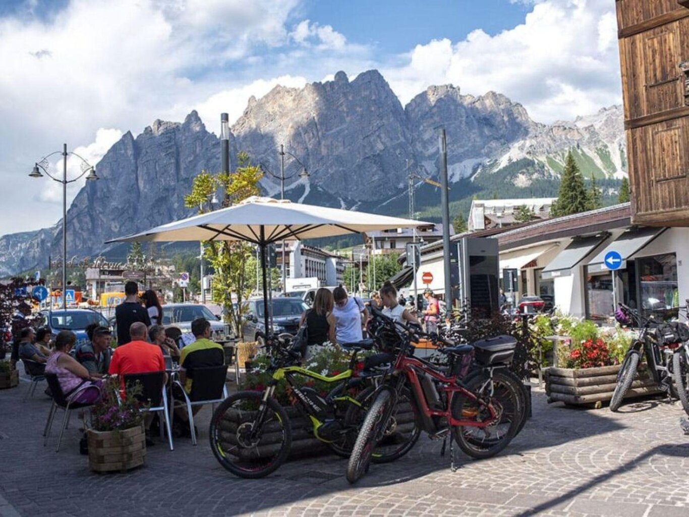 MASITO APARTMENTS: THE HUB