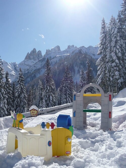 Area giochi bimbi Area giochi bimbi