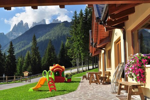 Area giochi bimbi Area giochi bimbi