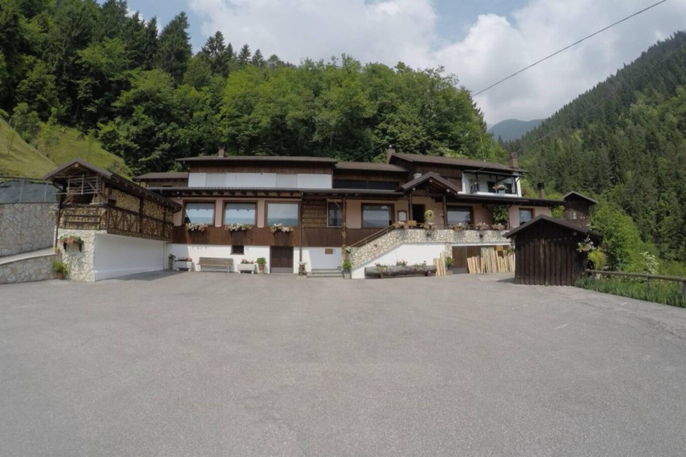 esterno locale esterno locale