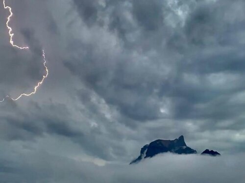 Ride The Lightning-crop