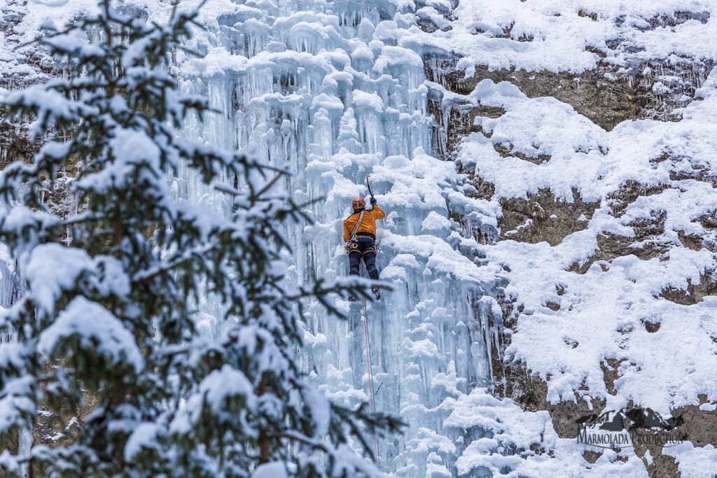 Ice Climbing nei Serrai Ice Climbing nei Serrai