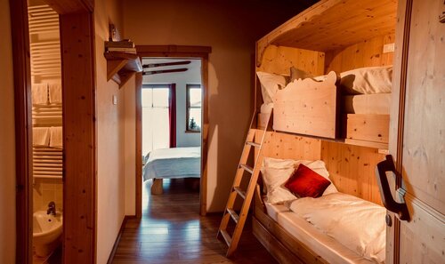 Bunk bed