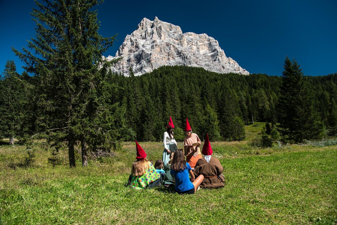 ZOLDO BIMBO - Il Matez in passeggiata con le gnomea